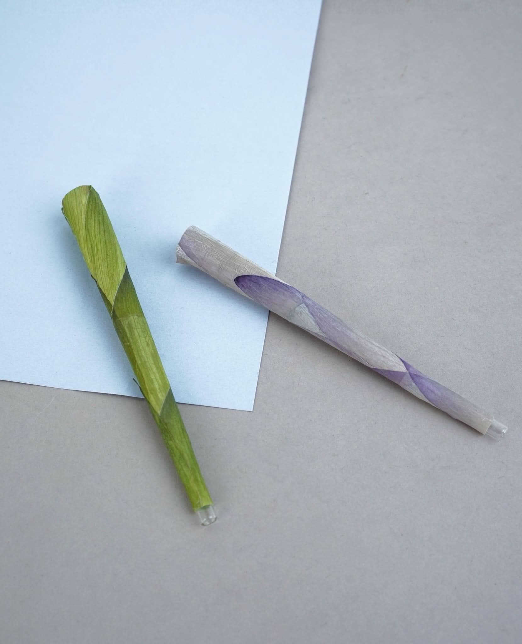 HAND ROLLED GLASS TIPS CONE - LOTUS PETALS - BOX OF 150 CONES - Image 4